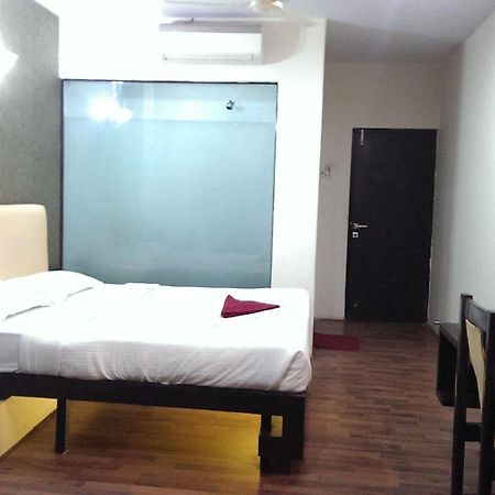 Hotel Enzo International Bangalore Bagian luar foto