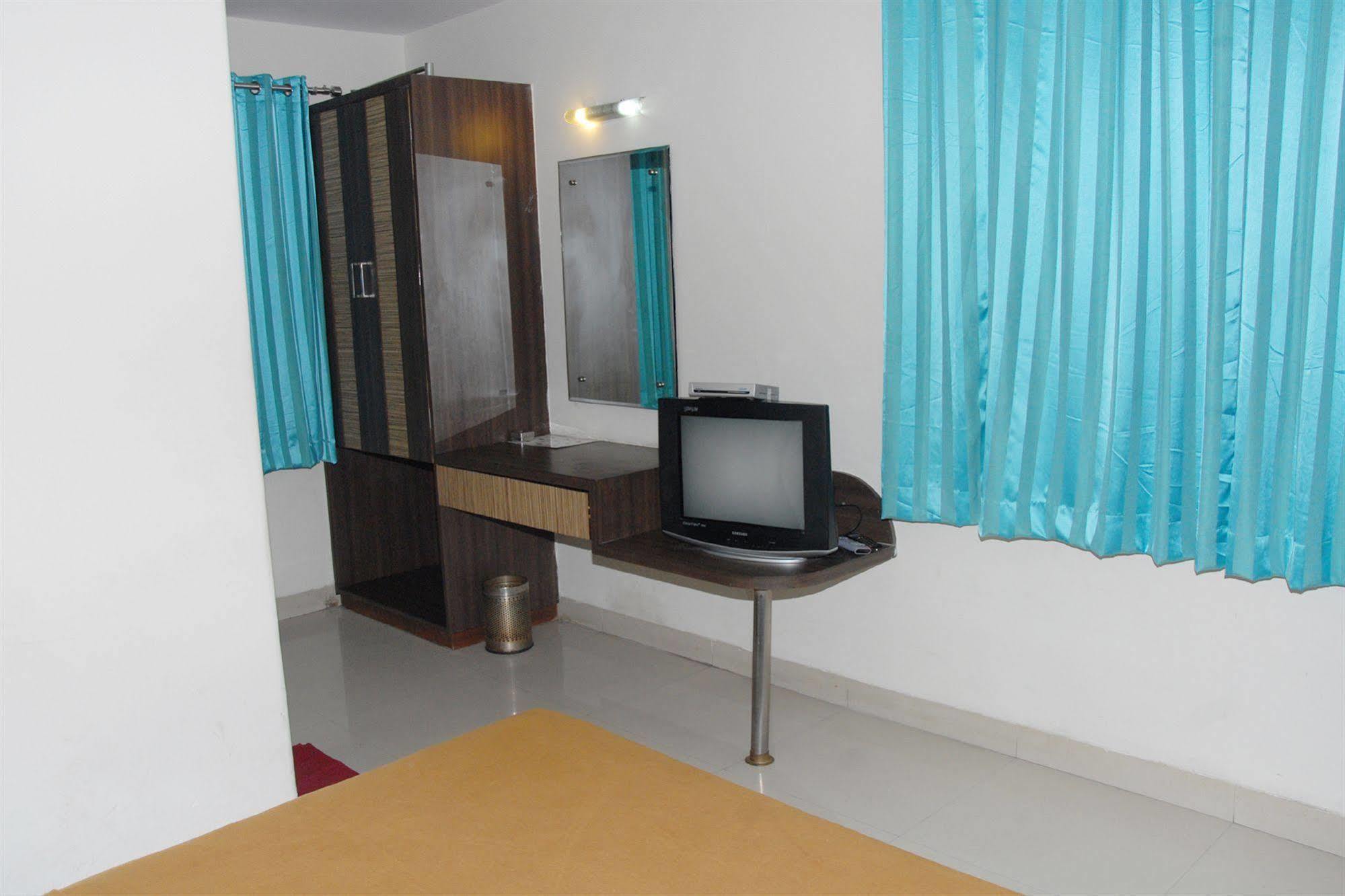 Hotel Enzo International Bangalore Bagian luar foto