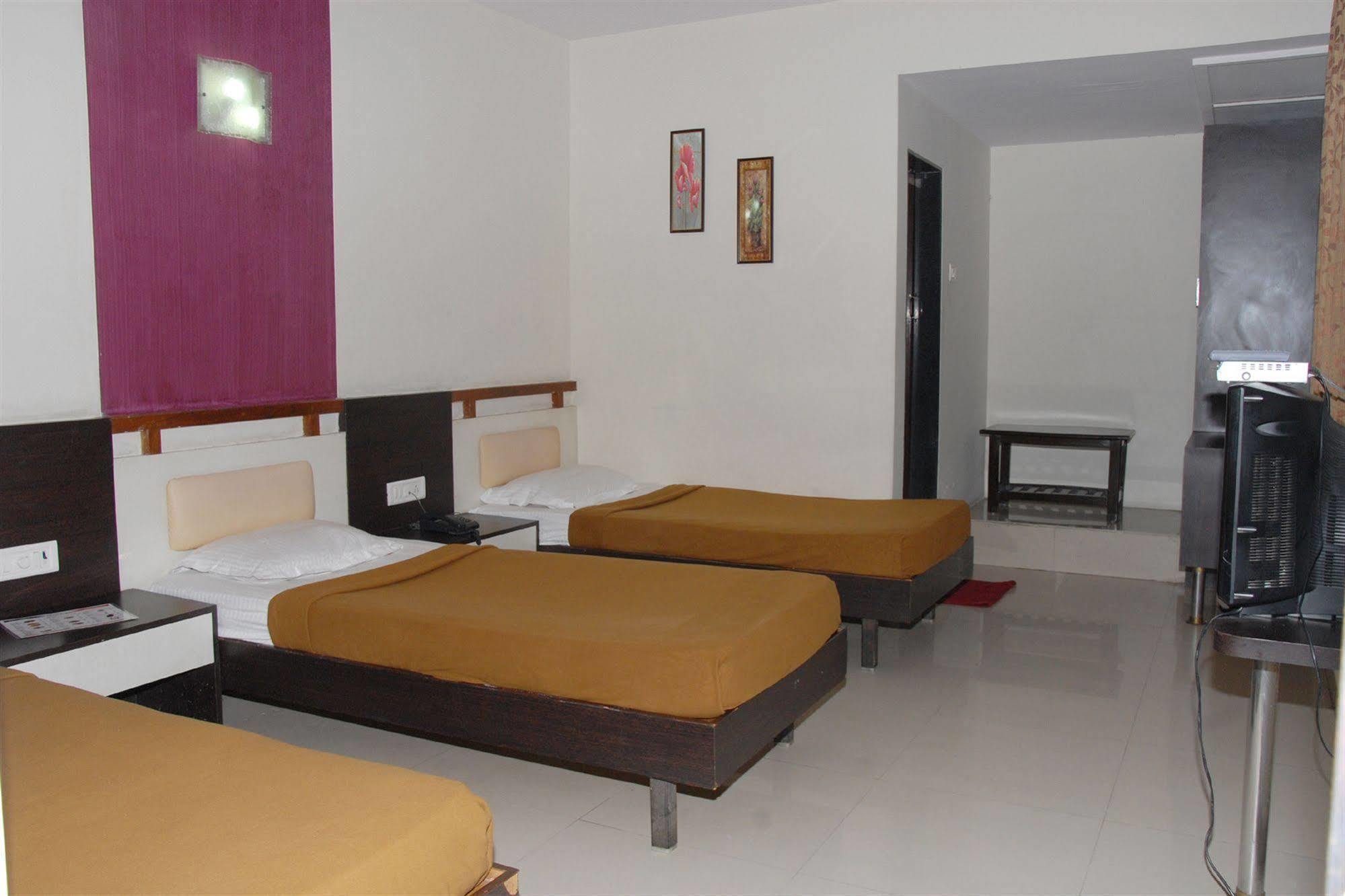 Hotel Enzo International Bangalore Bagian luar foto