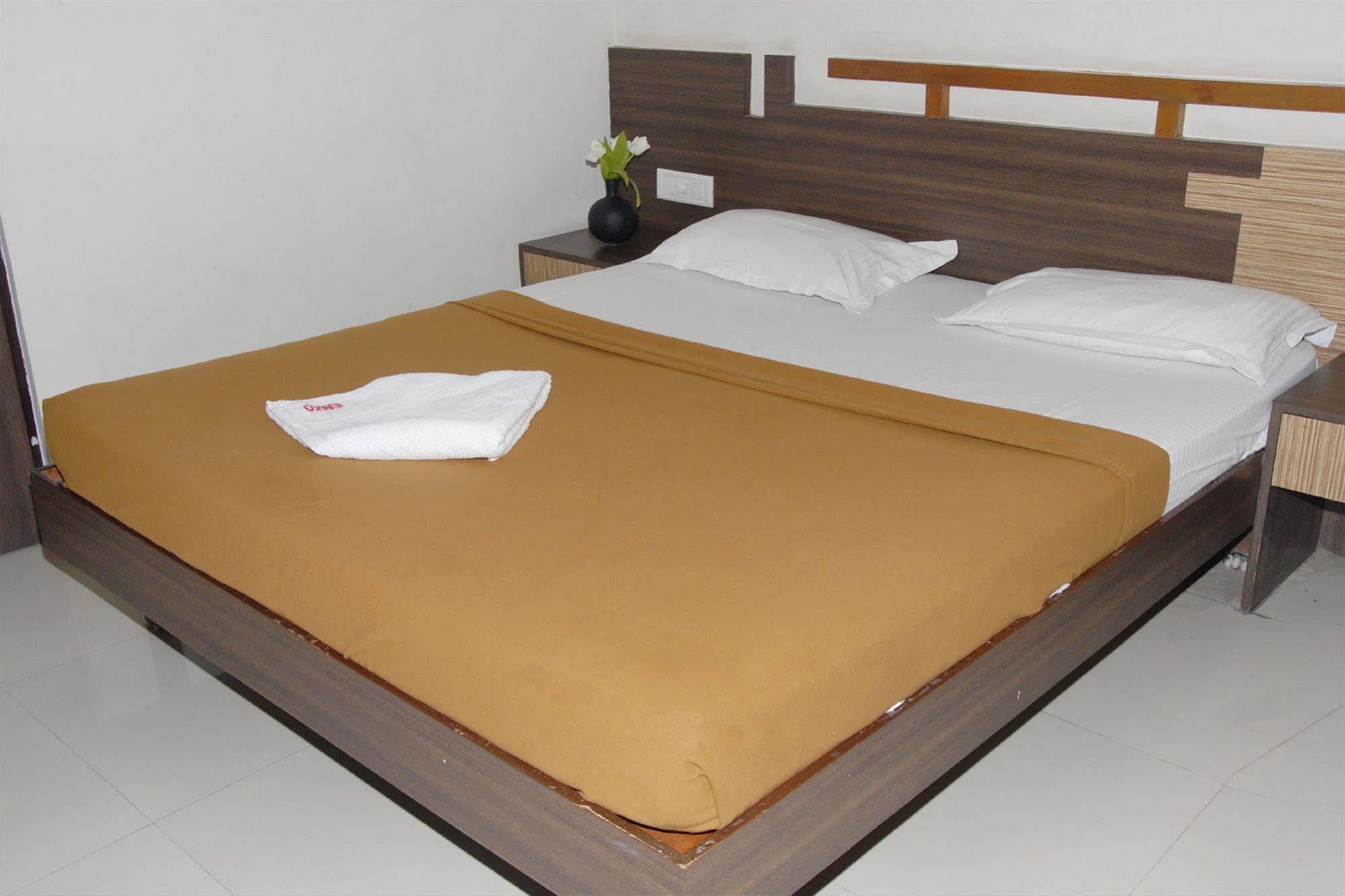 Hotel Enzo International Bangalore Bagian luar foto