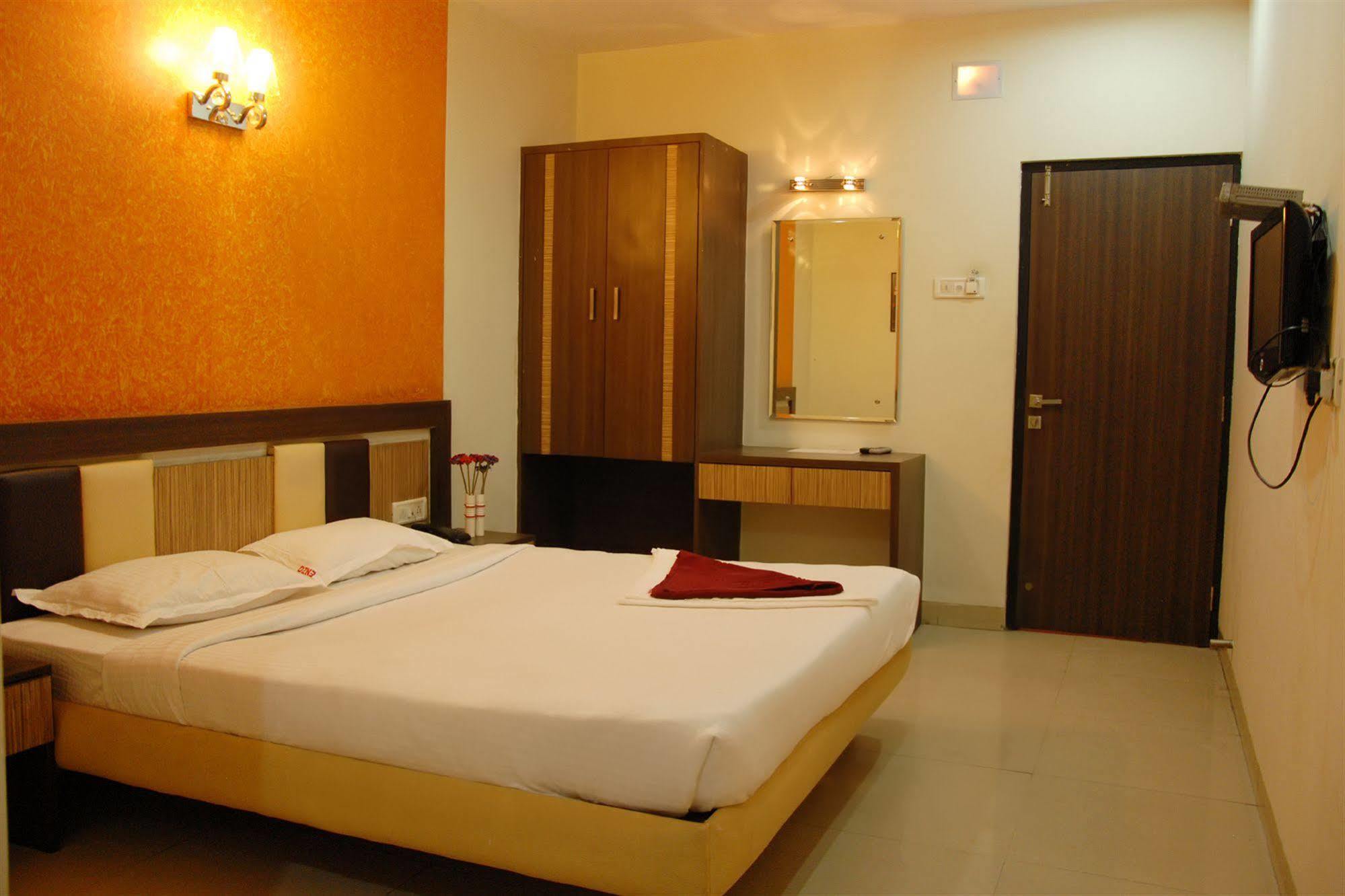 Hotel Enzo International Bangalore Bagian luar foto