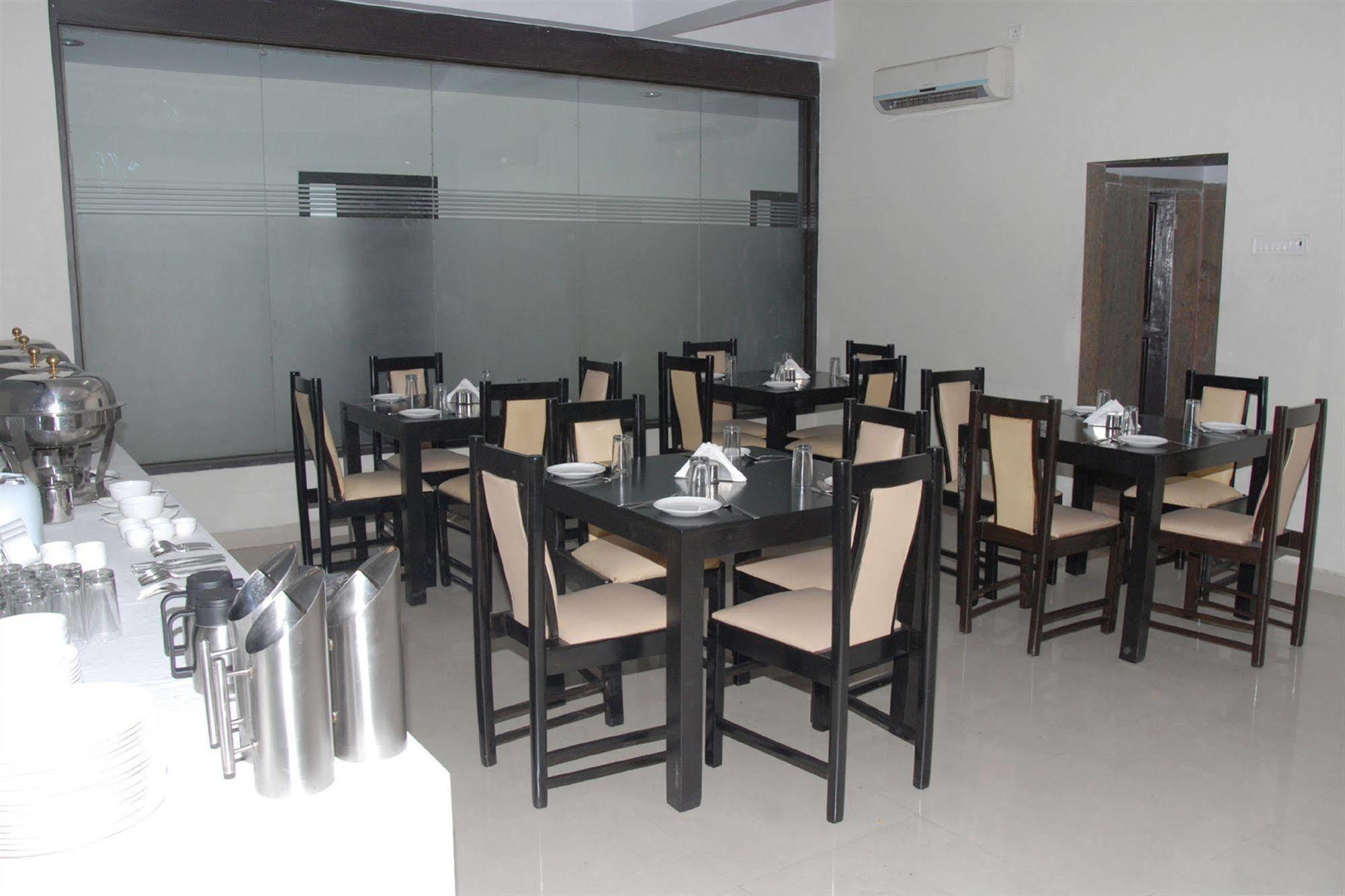 Hotel Enzo International Bangalore Bagian luar foto